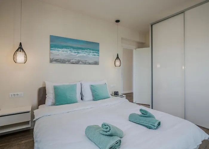 4 Bedroom Gorgeous In Krk