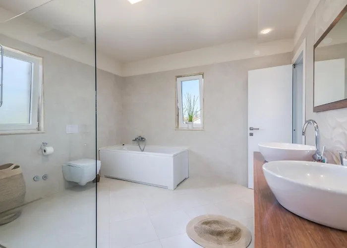Dom wakacyjny 4 Bedroom Gorgeous In Krk *