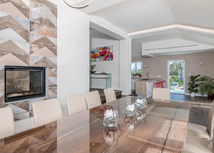 4 Bedroom Gorgeous In Krk Dom wakacyjny Poljice(Krk)
