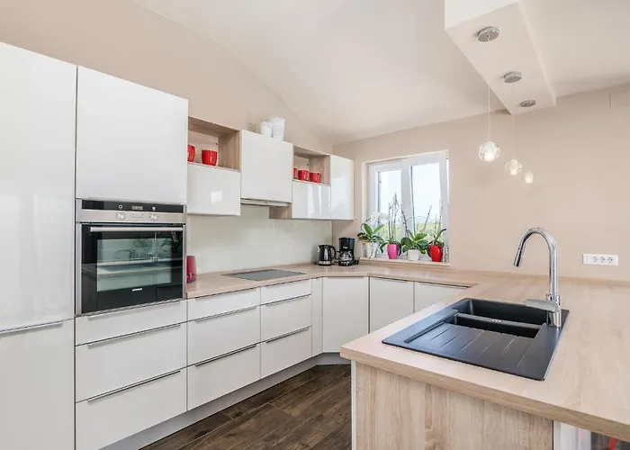 4 Bedroom Gorgeous In Krk Dom wakacyjny *