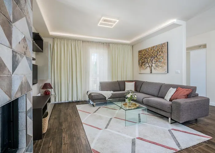 4 Bedroom Gorgeous In Krk