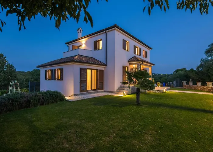 4 Bedroom Gorgeous In Krk *