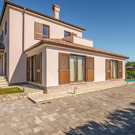 Dom wakacyjny 4 Bedroom Gorgeous In Krk