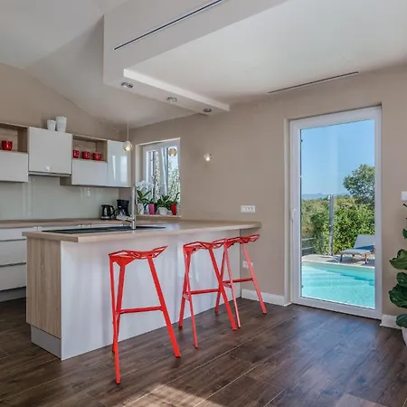 4 Bedroom Gorgeous In Krk