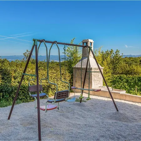 4 Bedroom Gorgeous In Krk