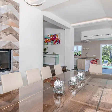 4 Bedroom Gorgeous In Krk Dom wakacyjny Poljice(Krk)