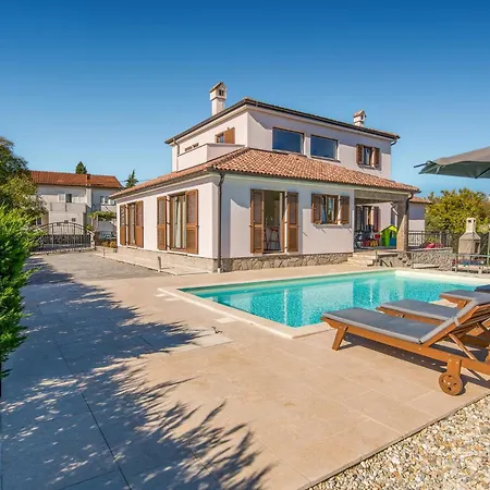 4 Bedroom Gorgeous In Krk Dom wakacyjny