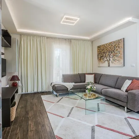 4 Bedroom Gorgeous In Krk