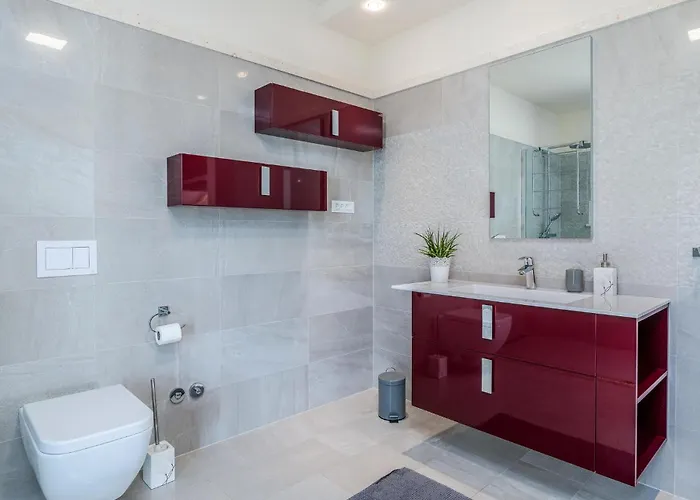 4 Bedroom Gorgeous In Krk Semesterbostad Poljice(Krk)