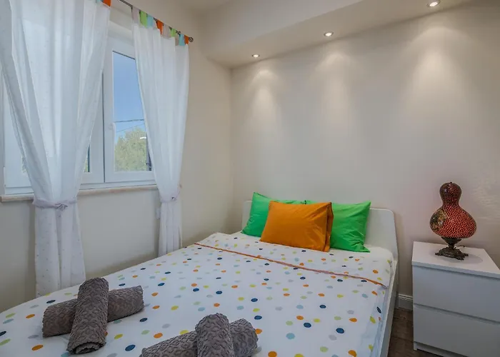 Semesterbostad 4 Bedroom Gorgeous In Krk *